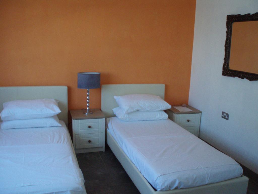 Big Red'S Hotel Bull Savanna Buitenkant foto